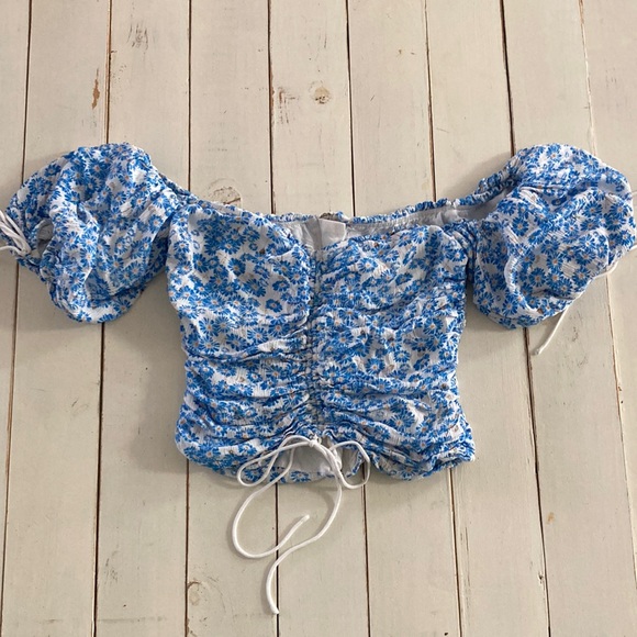 Skylar + Madison Tops - skylar + madison, NWOT Medium Crop Top